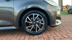 Toyota Yaris 1.5 Hybrid Design 5dr CVT Hybrid Hatchback